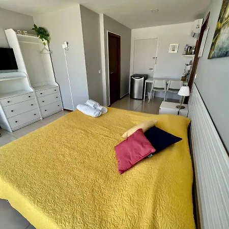 Homestay Privado E Entrada Independente Com Aquecimento E Terraco - Vila Centro *